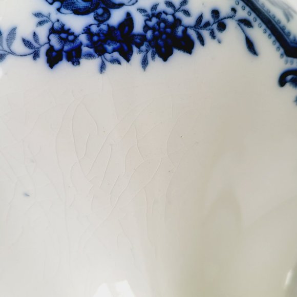 J&G Meakin Flow Blue Covered Vegetable Dish, Embossed w/Gold Accents, England - Picture 8 of 16